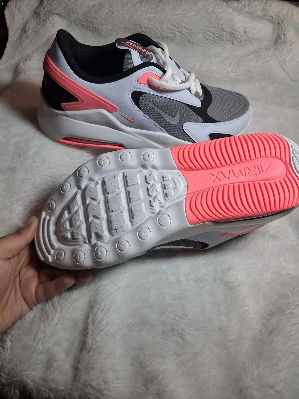 Nike Women’s Air Max Low-Top Sneakers - White/Pink/Gray/Black
